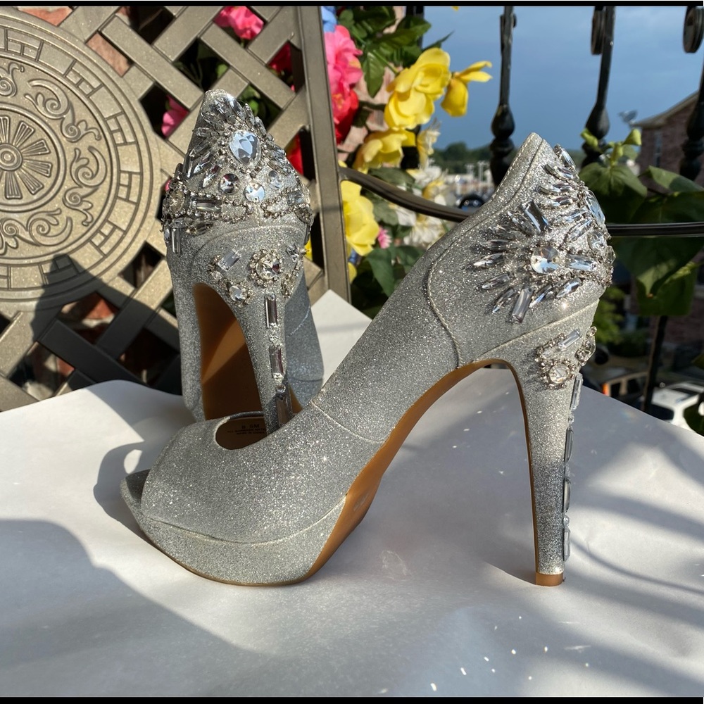 Gianni Bini Silver Glitter Embellished Peep Toe Pump Heel Women's 8.5